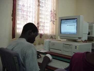 Fête de l'internet 2001 au Burkina Faso (crédits photo Yam-Pukri)